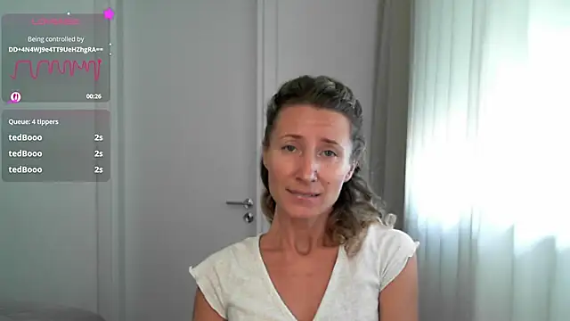 Snapshot of Paevoa chatting on 12/05/25, 10:02 Paevoa online show from 12/05/25, 10:02