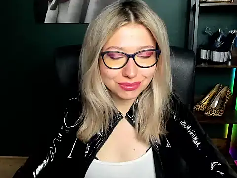 loveHeidi online show from 06/15/26, 04:36