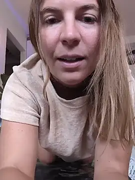 Snapshot of story_of_sarah chatting on 07/17/26, 08:21 story of sarah online show from 07/17/26, 08:21
