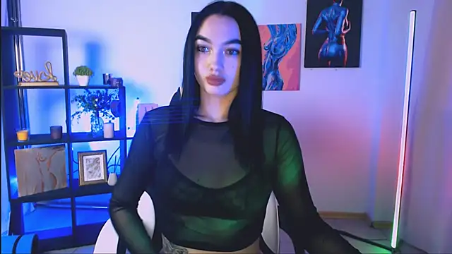 MonicaTess online show from 12/18/25, 03:34