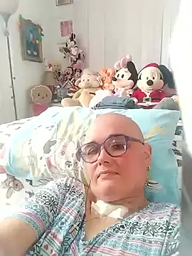 Snapshot of Yarry40 chatting on 01/18/26, 04:22 Yarry40 online show from 01/18/26, 04:22