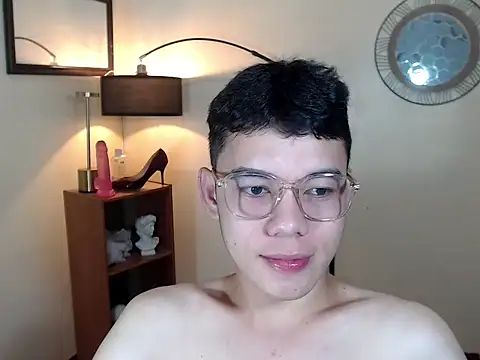 Snapshot of keirflorianxx chatting on 09/30/25, 06:07 keirflorianxx online show from 09/30/25, 06:07
