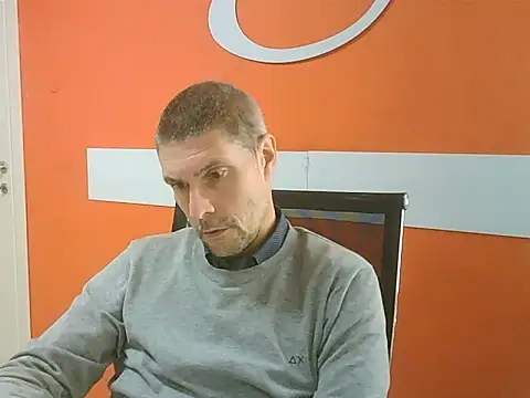 Snapshot of max79ve31 chatting on 11/03/25, 12:50 max79ve31 online show from 11/03/25, 12:50
