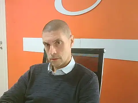 Snapshot of max79ve31 chatting on 11/05/25, 01:11 max79ve31 online show from 11/05/25, 01:11