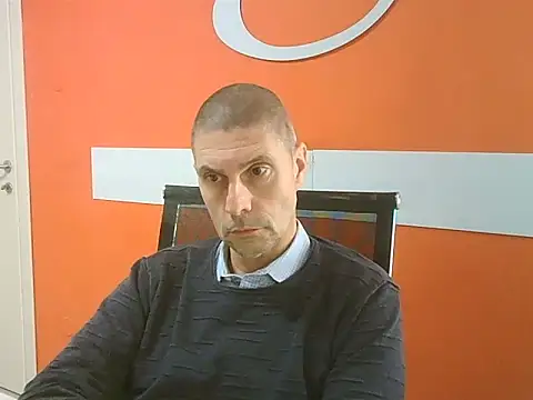 Snapshot of max79ve31 chatting on 11/06/25, 11:33 max79ve31 online show from 11/06/25, 11:33