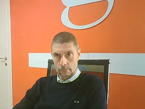 Snapshot of max79ve31 chatting on 11/14/25, 01:21 max79ve31 online show from 11/14/25, 01:21