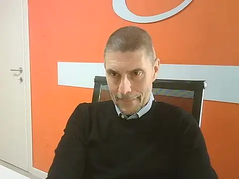 Snapshot of max79ve31 chatting on 12/04/25, 02:04 max79ve31 online show from 12/04/25, 02:04