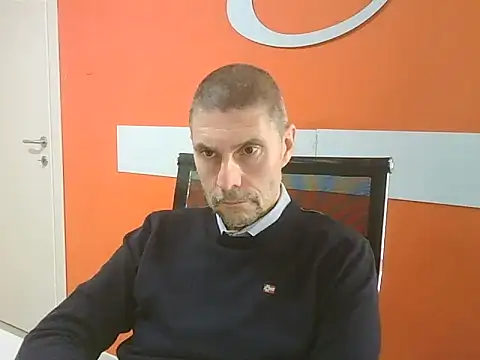 Snapshot of max79ve31 chatting on 12/05/25, 12:58 max79ve31 online show from 12/05/25, 12:58
