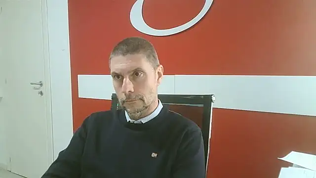 Snapshot of max79ve31 chatting on 03/05/26, 04:36 max79ve31 online show from 03/05/26, 04:36