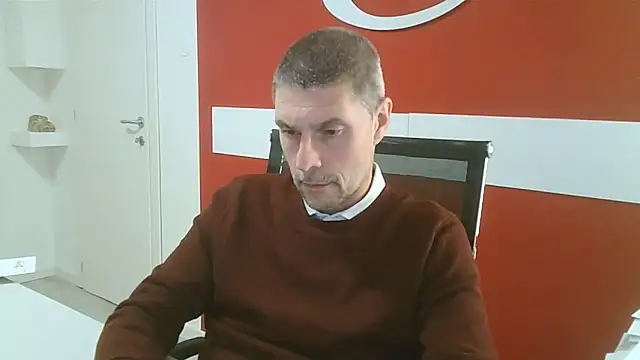 Snapshot of max79ve31 chatting on 03/10/26, 01:27 max79ve31 online show from 03/10/26, 01:27
