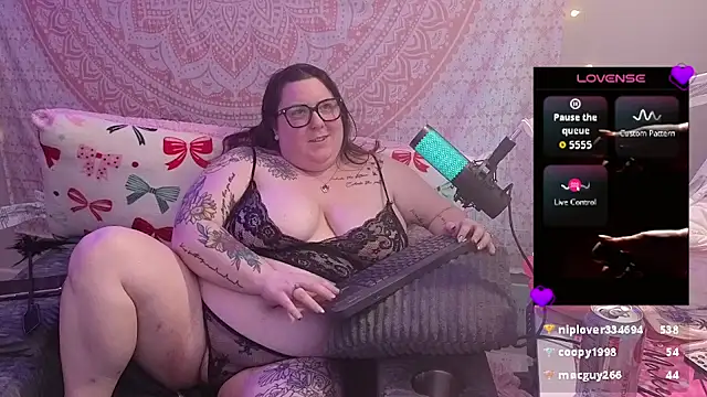 brookenicole3003 online show from 05/06/26, 06:46