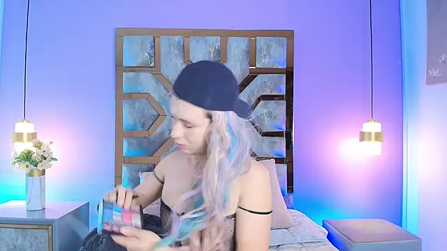 Electra Gosselin online show from 11/12/25, 04:02