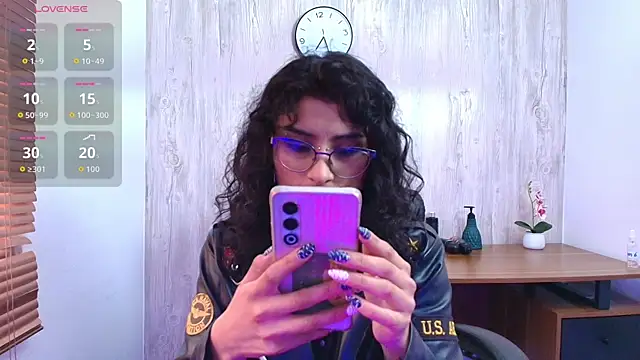 Snapshot of LilyRouset chatting on 09/20/25, 12:28 LilyRouset online show from 09/20/25, 12:28