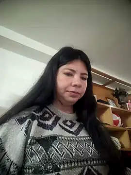 Snapshot of kinky_momm chatting on 09/26/25, 12:53 kinky momm online show from 09/26/25, 12:53