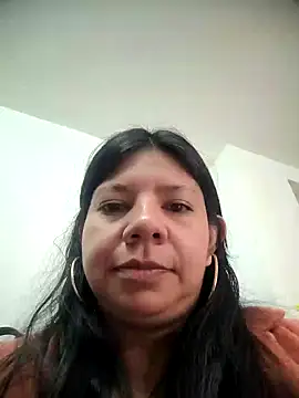 Snapshot of kinky_momm chatting on 09/30/25, 02:55 kinky momm online show from 09/30/25, 02:55