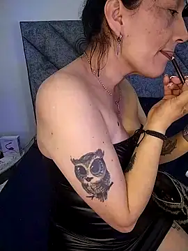 Shantey Laurent online show from 12/02/25, 01:17