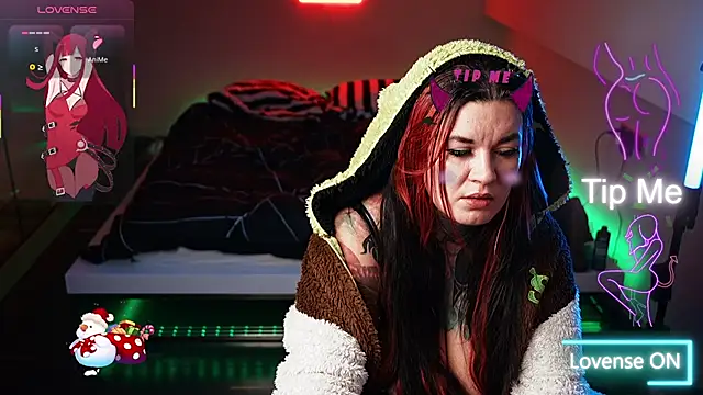 Snapshot of Sabien_DeMonia chatting on 10/19/25, 07:14 Sabien DeMonia online show from 10/19/25, 07:14