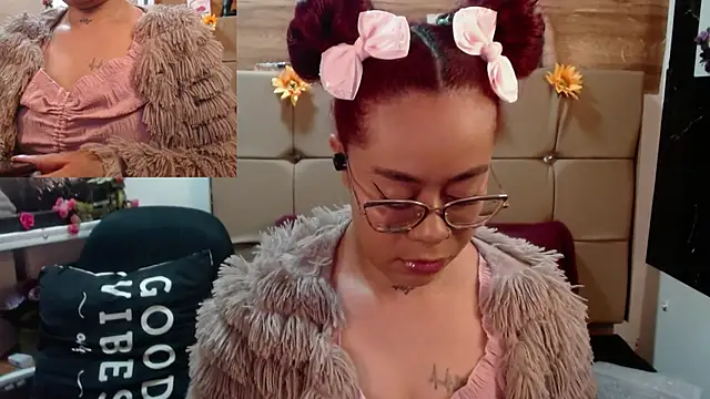 Snapshot of MIA__SPENCER chatting on 09/24/25, 05:05 MIA SPENCER online show from 09/24/25, 05:05