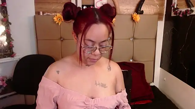 Snapshot of MIA__SPENCER chatting on 04/29/26, 07:20 MIA SPENCER online show from 04/29/26, 07:20