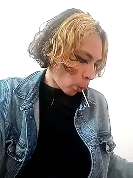 kittymutant99 online show from 10/24/25, 06:15