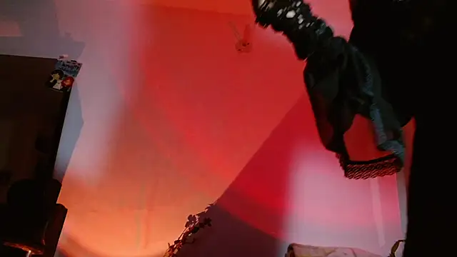 Snapshot of carolinerue chatting on 10/23/25, 09:19 carolinerue online show from 10/23/25, 09:19