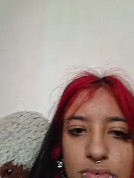 Snapshot of carolinerue chatting on 01/12/26, 06:13 carolinerue online show from 01/12/26, 06:13