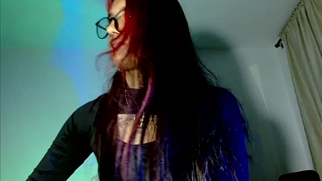 Snapshot of carolinerue chatting on 02/08/26, 09:23 carolinerue online show from 02/08/26, 09:23