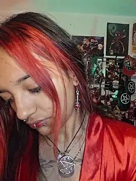 Snapshot of carolinerue chatting on 02/16/26, 01:18 carolinerue online show from 02/16/26, 01:18