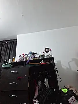 Snapshot of carolinerue chatting on 02/22/26, 04:13 carolinerue online show from 02/22/26, 04:13