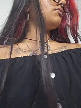 carolinerue online show from 06/18/26, 06:34