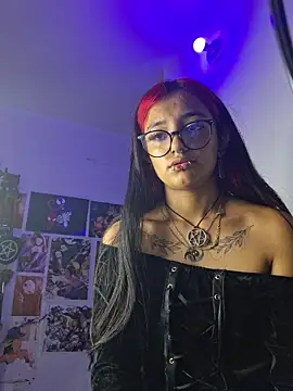 carolinerue online show from 06/21/26, 12:13