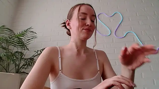 WhitePrincessLuna online show from 04/27/26, 01:42
