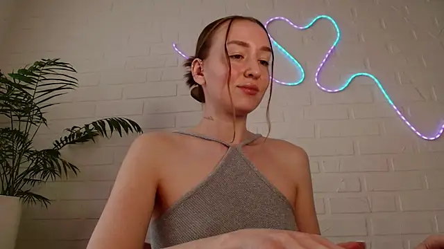 WhitePrincessLuna online show from 05/10/26, 01:05
