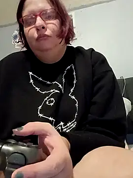 Snapshot of Gabbygade chatting on 10/20/25, 12:55 Gabbygade online show from 10/20/25, 12:55