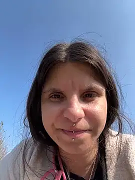 Snapshot of Brutecia2002 chatting on 03/11/26, 12:11 Brutecia2002 online show from 03/11/26, 12:11