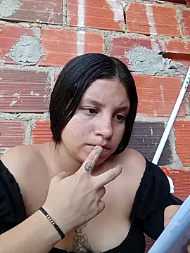 Snapshot of Shell_Latina chatting on 09/19/25, 03:45 Shell Latina online show from 09/19/25, 03:45