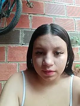 Snapshot of Shell_Latina chatting on 10/20/25, 01:44 Shell Latina online show from 10/20/25, 01:44