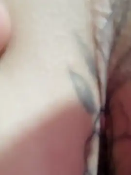 Snapshot of Shell_Latina chatting on 11/18/25, 02:21 Shell Latina online show from 11/18/25, 02:21