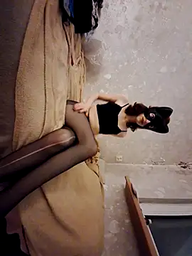 Snapshot of SecretIna chatting on 11/05/25, 08:53 SecretIna online show from 11/05/25, 08:53