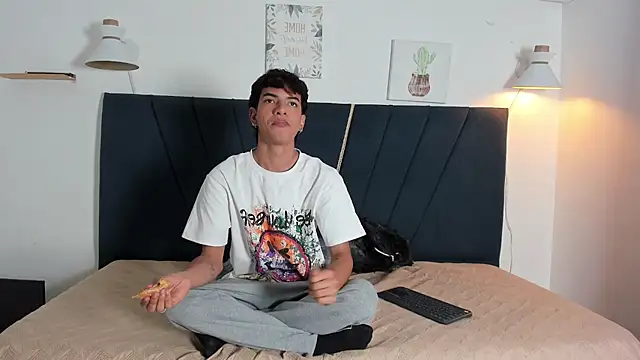 maicol cum23 online show from 04/11/26, 03:11