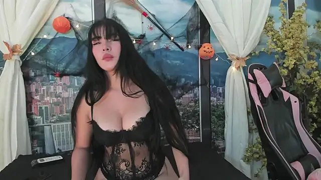 Sarahwalkerr online show from 10/20/25, 02:28