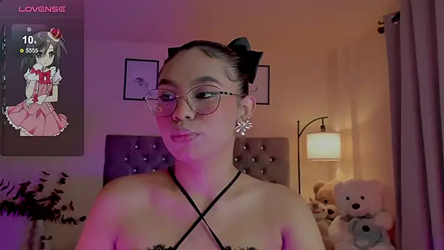 Snapshot of OxanaFedorova1- chatting on 04/16/26, 09:39 OxanaFedorova1- online show from 04/16/26, 09:39