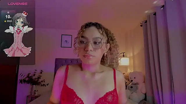 Snapshot of OxanaFedorova1- chatting on 04/21/26, 05:50 OxanaFedorova1- online show from 04/21/26, 05:50