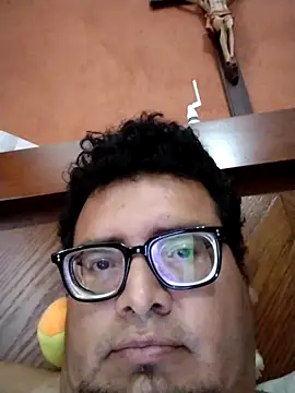 Santiagoqro85 online show from 10/29/25, 07:04