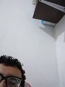 Santiagoqro85 online show from 03/08/26, 02:48