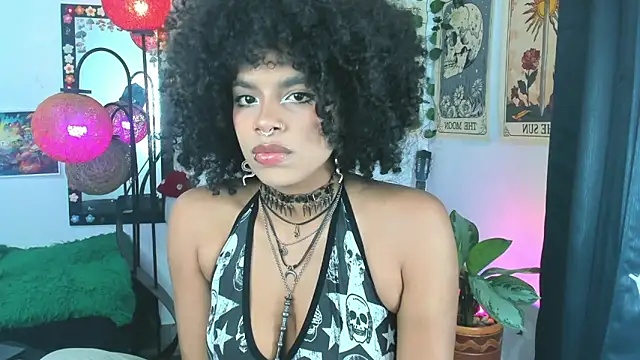 Snapshot of Raven_luv chatting on 11/24/25, 10:31 Raven luv online show from 11/24/25, 10:31