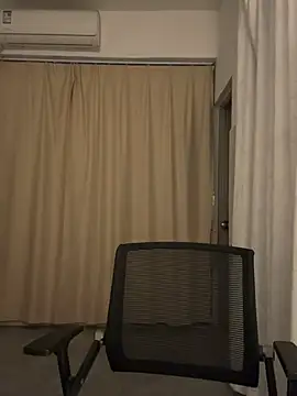 Snapshot of wly2028 chatting on 01/11/26, 12:21 wly2028 online show from 01/11/26, 12:21