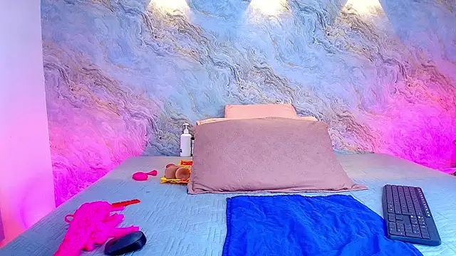 abbyrouss  online show from 10/21/25, 03:07