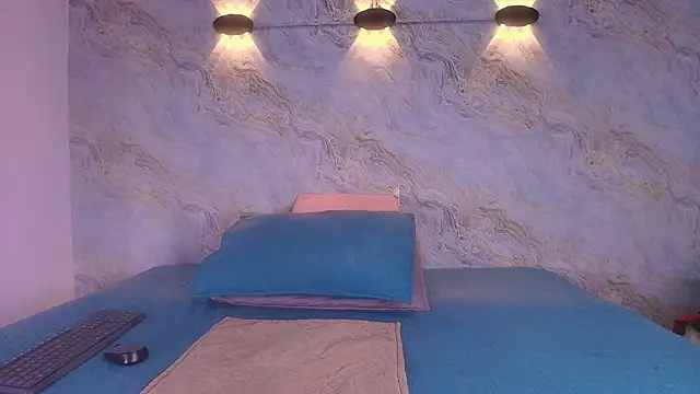 abbyrouss  online show from 11/13/25, 03:05