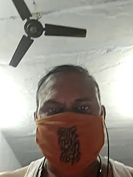 Snapshot of Famit025 chatting on 12/04/25, 04:27 Famit025 online show from 12/04/25, 04:27